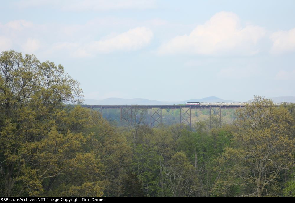 MNCW 4902 on Moodna viaduct